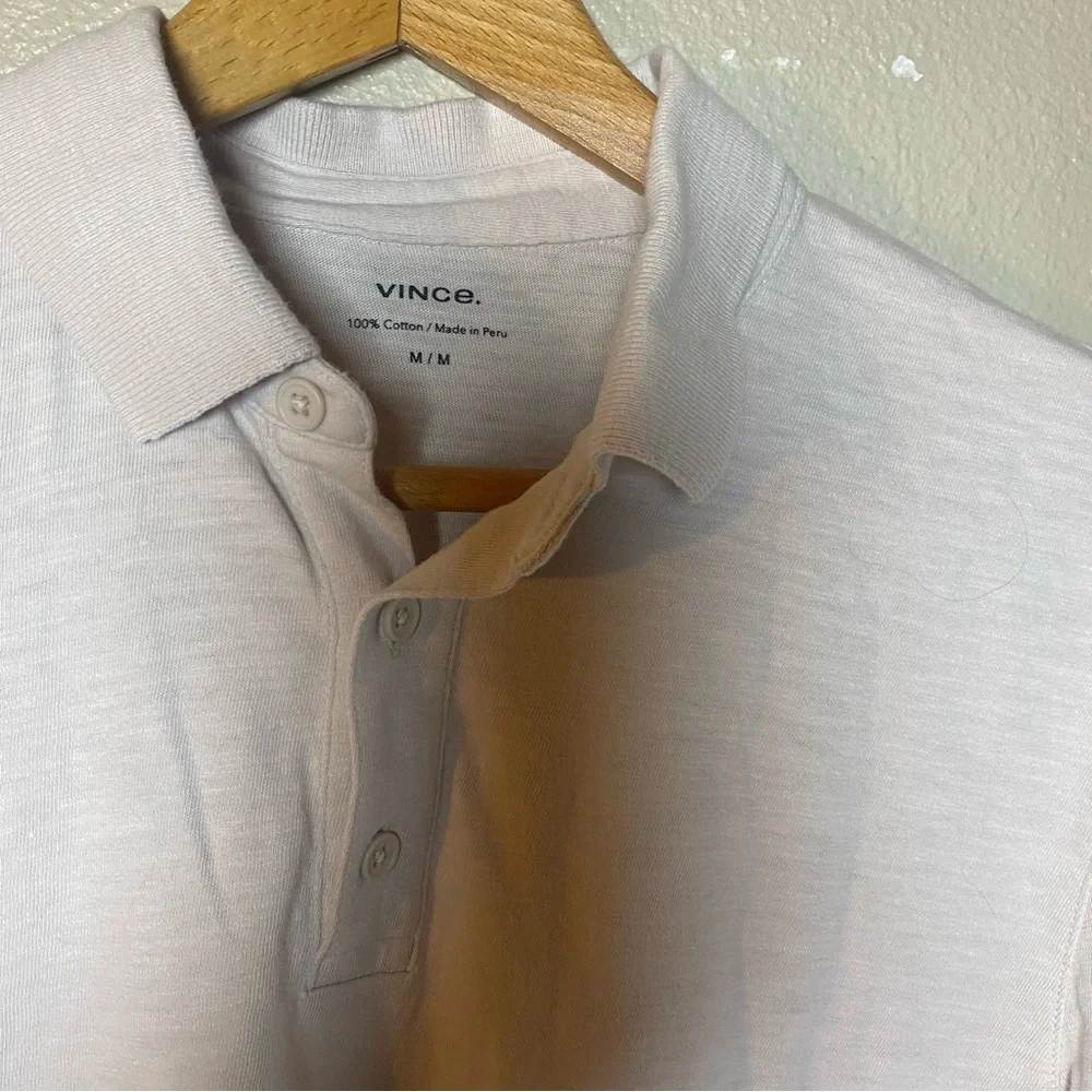 Vince Men’s Light White Slub Polo Size Medium 100%‎ cotton minimalist preppy
